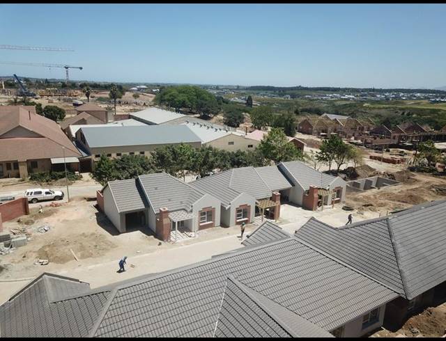 2 BEDROOM TOWNHOUSE FOR SALE IN GEORGE CENTRAL